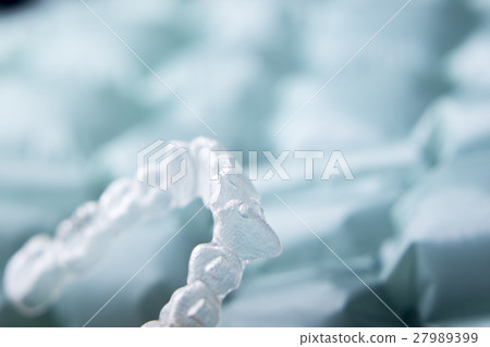 Invisible dental plastic braces Invisible dental plastic braces 27989399