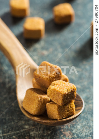 Brown sugar cubes Brown sugar cubes 27990704