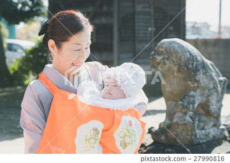shrine visit, baby, infant 27990816