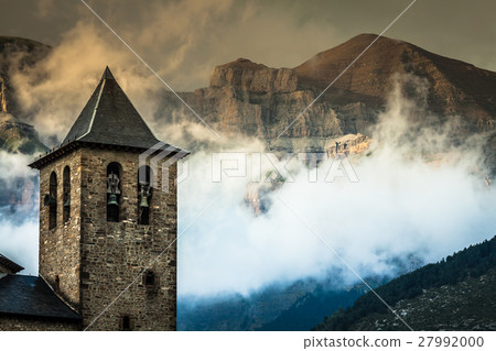 Torla town in Ordesa National pakr in the spanish 27992000