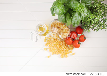 macaroni macaroni 27993410