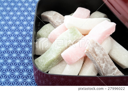 Japanese sweets in the local area, grape seeds, tangerines, cut peppers Japanese sweets in the local area, grape seeds, tangerines, cut peppers 27996022