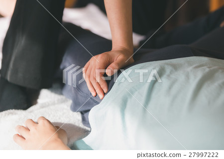 整骨療法 按摩 男人 27997222