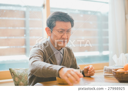 老人 年老 老年人 27998925