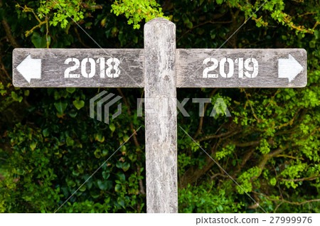 Year 2018 versus 2019 directional signs 27999976