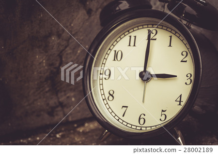 3 o'clock retro vintage clock brown color tone. 3 o'clock retro vintage clock brown color tone. 28002189