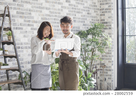 中間夫婦企業圖像 28002559