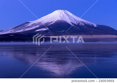 Mt. Fuji that is unknown from Lake Yamanaka Mt. Fuji that is unknown from Lake Yamanaka 28003668