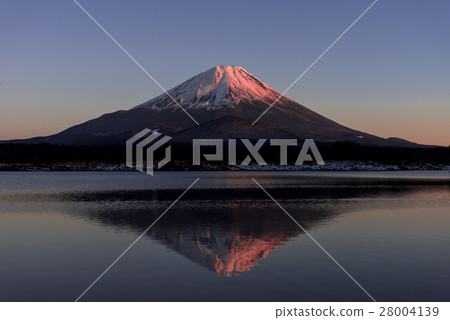 Red Lantern Fuji from the Shimpo Lake 28004139