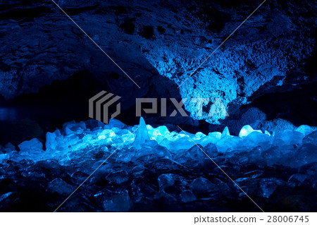 Ice cave drill (cave, ice, natural phenomenon) 28006745