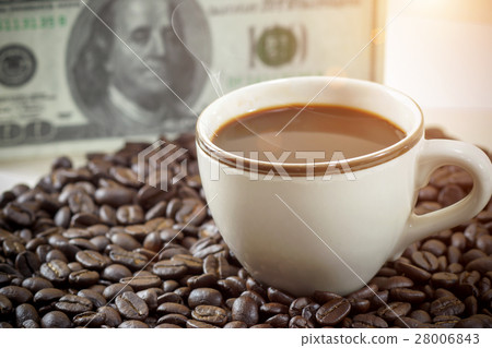Roasted coffee beans and hot coffee 28006843