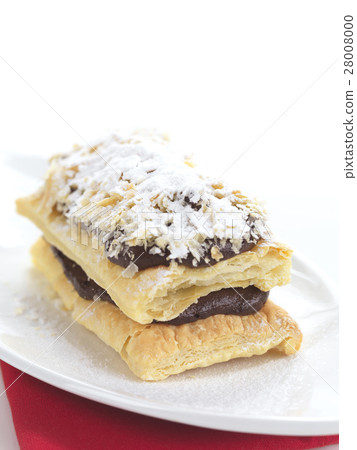 chocolate mille-feuille 28008000