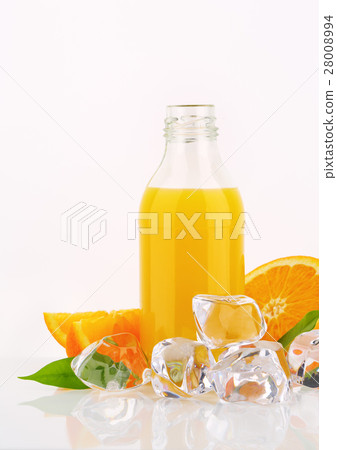 bottle of orange juice 28008994