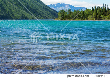 Lake in Canada 28009412