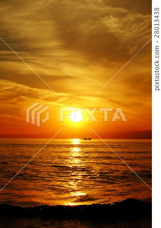 Coastal sunset · Katase Nishihama Beach Coastal sunset · Katase Nishihama Beach 28013438