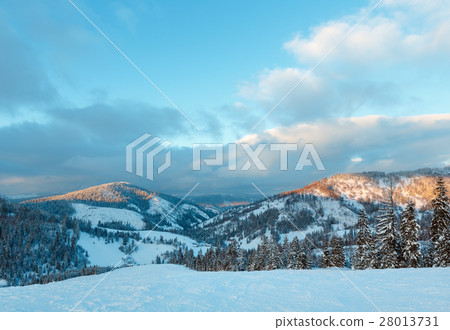 Evening winter Ukrainian Carpathian Mountains Evening winter Ukrainian Carpathian Mountains 28013731