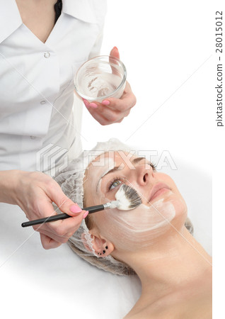 beauty salon, facial mask applying beauty salon, facial mask applying 28015012