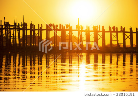U bein bridge sunset 28016191