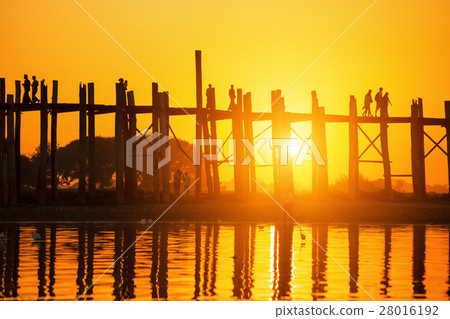 U bein bridge sunset 28016192