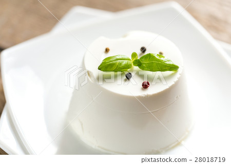 Ricotta cheese Ricotta cheese 28018719