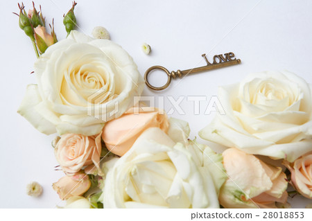 Red roses with key Red roses with key 28018853
