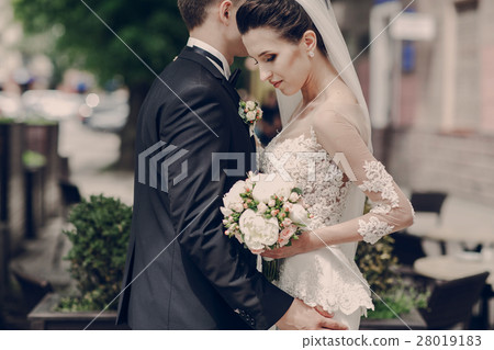 bride and groom bride and groom 28019183