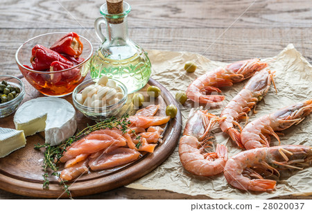 Ingredients for Mediterranean diet 28020037