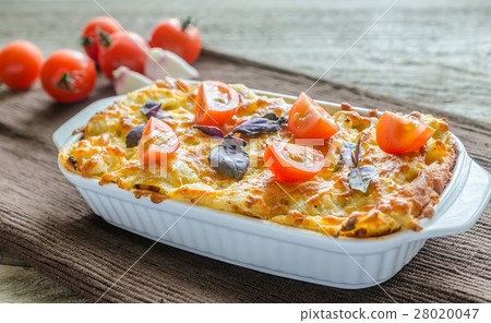 Lasagna with cherry tomatoes Lasagna with cherry tomatoes 28020047