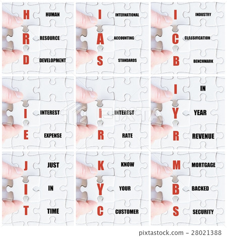 Hand of business man completing the puzzle Hand of business man completing the puzzle 28021388
