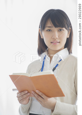 有筆記本的女商人 28022669