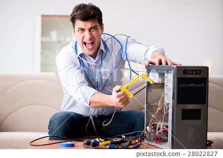 Frustrated man with broken pc computer 28022827