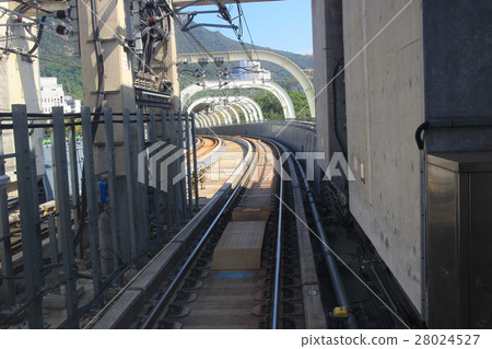 Monorail passing though the tunnel 28024527