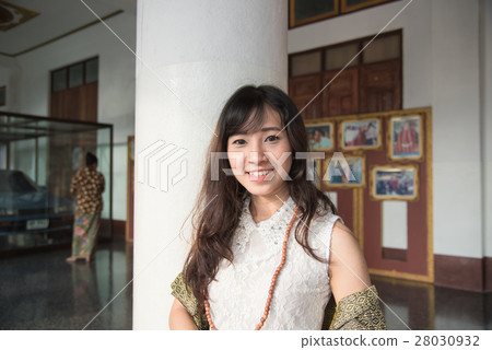 Portrait of a beautiful asian girl Portrait of a beautiful asian girl 28030932