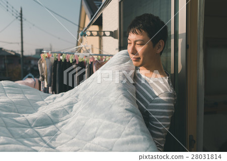 drying a futon, housekeeping, person 28031814