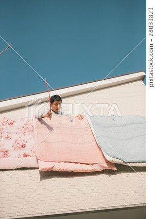drying a futon, gents, male 28031821