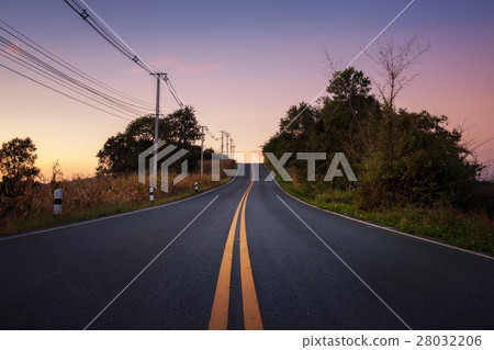 Road on hill 28032206