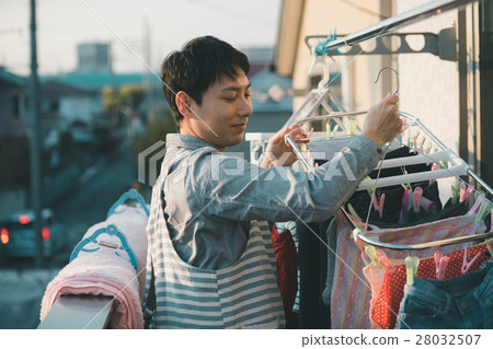 家庭主夫 家庭主婦 洗衣店 28032507