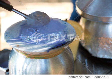 Thai steamed rice-skin dumpling cooking 28033499