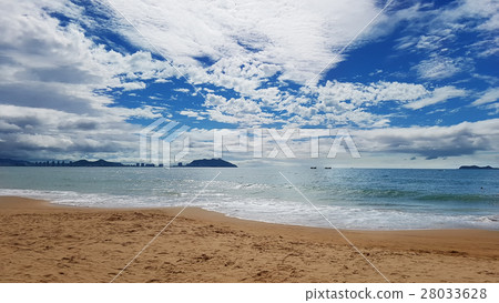 Sandy beach by the sea Sandy beach by the sea 28033628