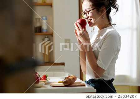 婦女堅持做飯 婦女堅持做飯 28034207
