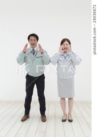 Male and female working clothes to voice 28036872