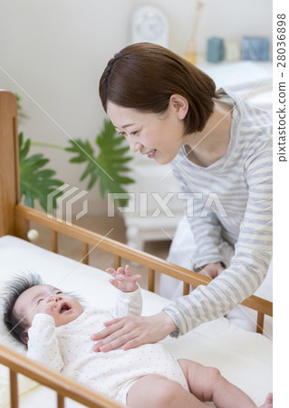 Opposing parent and child Opposing parent and child 28036898