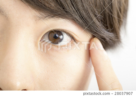 男人的美麗形象眼睛睫毛鼻子看起來手指 28037907