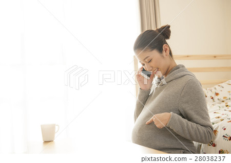 Maternity life 28038237