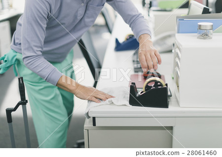 桌子 人 人物 28061460