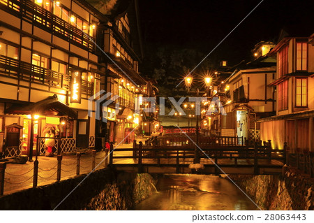 Ginzan hot spring in winter Ginzan hot spring in winter 28063443