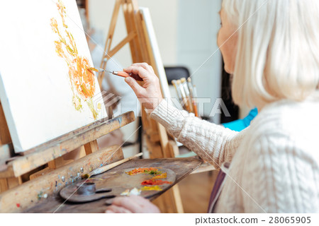 Creative woman painting in studio Creative woman painting in studio 28065905