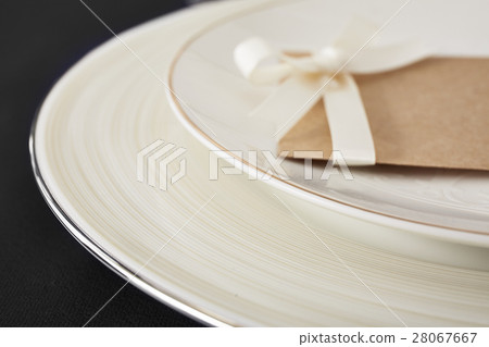 在桌子上的菜 28067667