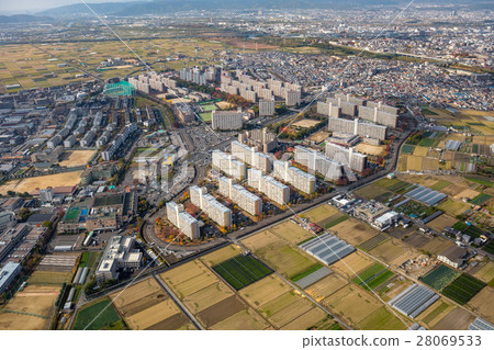 稻田的大型住宅區 稻田的大型住宅區 28069533