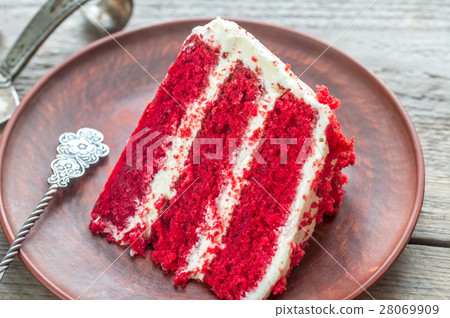 Red velvet cake on the plate Red velvet cake on the plate 28069909